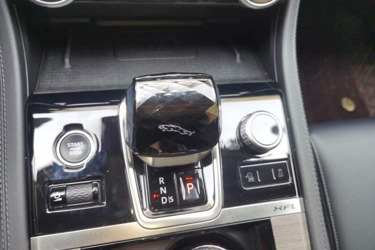 Used Jaguar XFL 2023 XFL 2.0T P200 Two-Wheel-Drive Elite Luxury Edition
