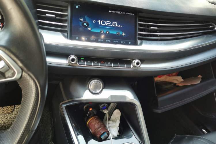 Used Haval H6 2017 Blue Label 2.0T Automatic Two-Wheel Drive Smart Edition Audio And AC Panel