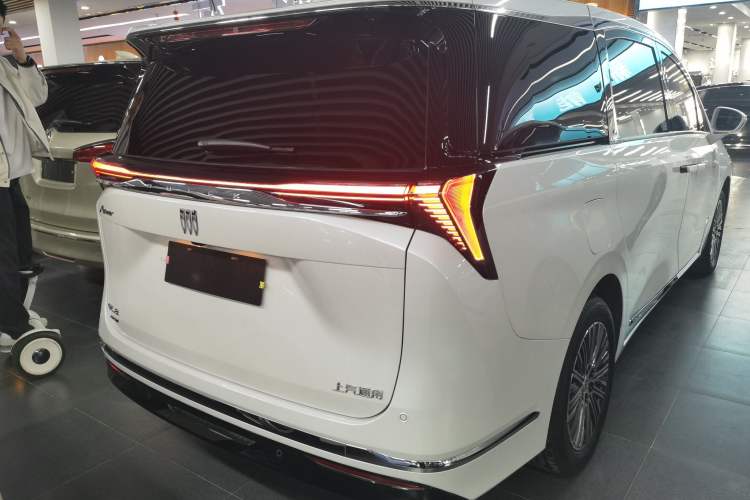 Used Buick GL8 New Energy 2024 Lu Zun Smart Edition 7-Seater Rear Right 45 Deg