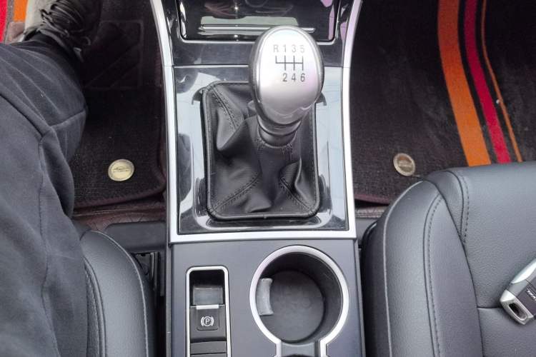 Used Haval H2 2017 Red-Label 1.5T Manual Two-Wheel Drive Luxury Model