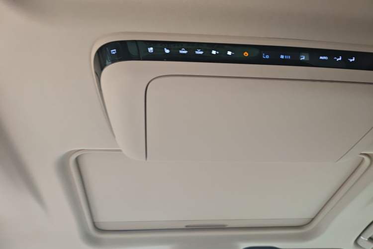 Used Buick GL8 New Energy 2025 Lu Shang Luxury Edition 7-Seater