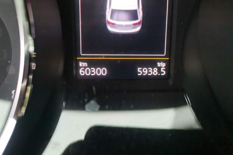 Used Volkswagen Tiguan L 2017 330TSI Automatic Two-Wheel Drive Comfort Edition Odometer Close Up