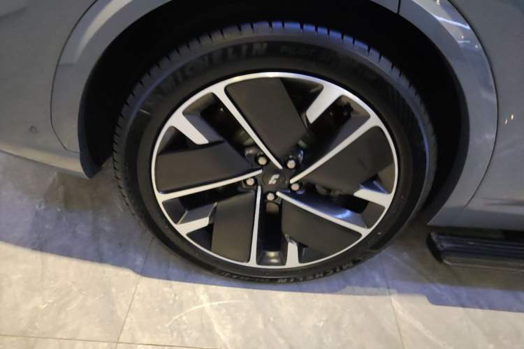 Used Li Auto L7 2025 Ultra Smart Refreshed Edition Right Rear Wheel Hub