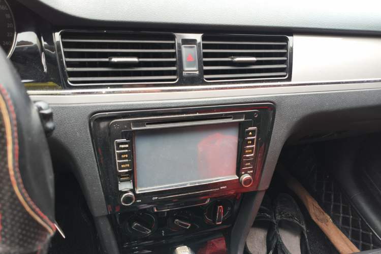 Used Volkswagen Bora 2013 1.4T Automatic Comfort Model Audio And AC Panel