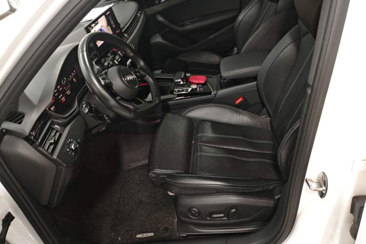 Used Audi A4L 2023 40 TFSI Luxury Dynamic Model
