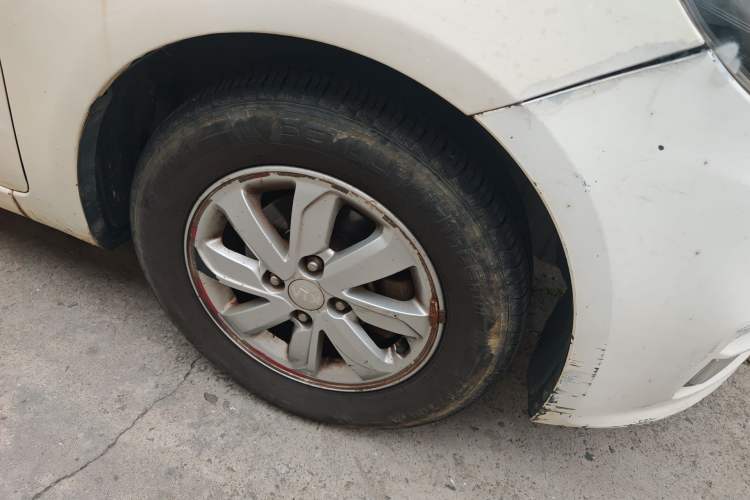 Used Kia K2 2015 Sedan 1.4L MT GLS Right Front Wheel Hub