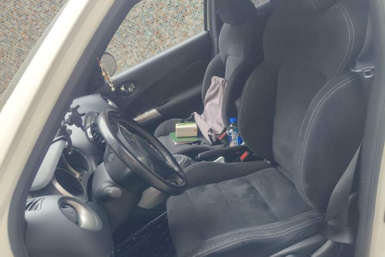 Used Infiniti ESQ 2014 1.6L Spontaneous Edition
