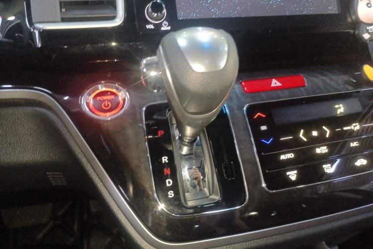 Used Honda Elysion 2019 2.0L Hybrid Supreme Edition
