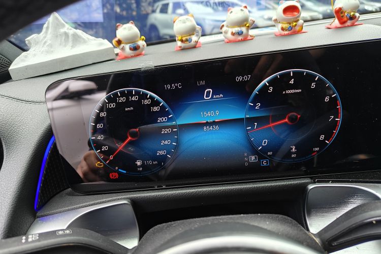 Used Mercedes-Benz GLB 2021 GLB 200 Dynamic Edition Odometer Close Up