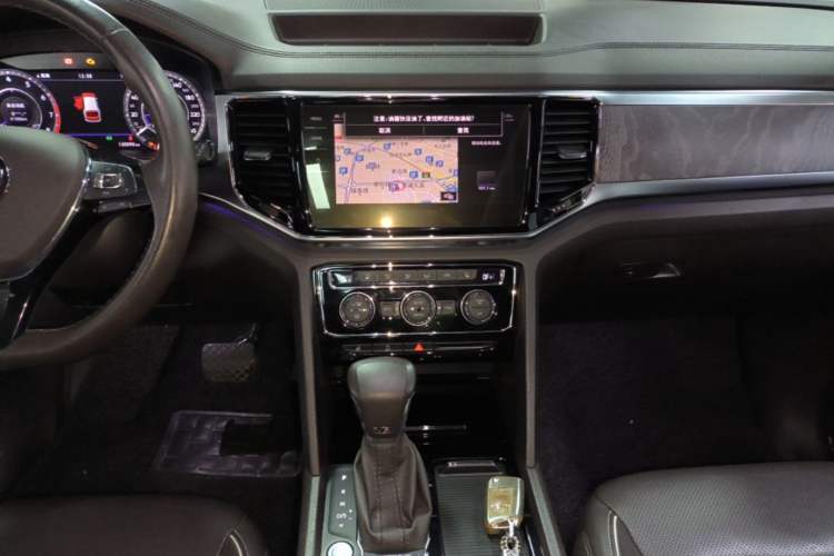 Used Volkswagen Teramont 2019 530 V6 Four-Wheel Drive Prestige Flagship Edition China V Standard Audio And AC Panel