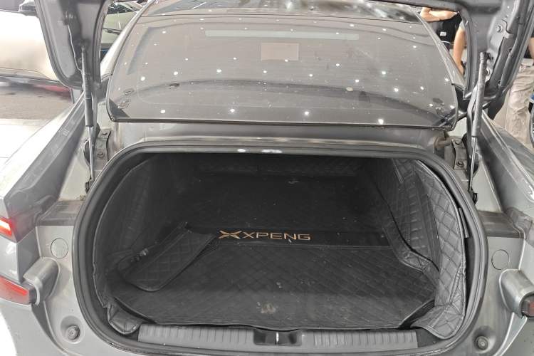 Used XPeng P7 2020 670N Trunk