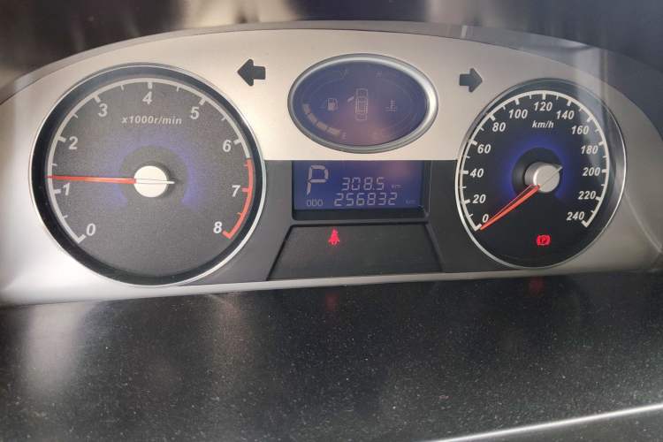 Used Geely Auto Classic Emgrand 2012 Hatchback 1.8L CVT Comfort Model