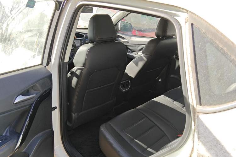 Used MG GS 2015 2.0TGI TST Luxury Edition Interior 4