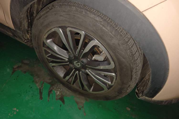 Used Leapmotor T03 2021 400 Comfort Edition Right Front Wheel Hub