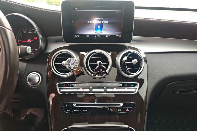 Used Mercedes-Benz GLC 2018 Facelift GLC 260 4MATIC Luxury Edition

