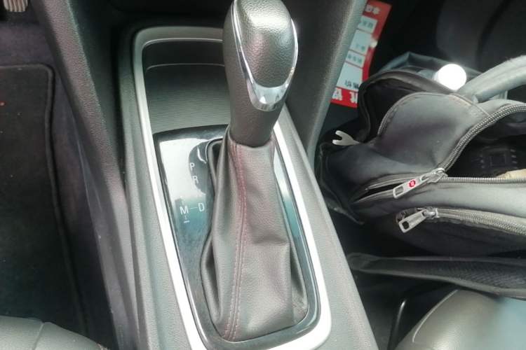 Used Chevrolet Monza 2020 Light Hybrid Redline 320T Dual-Clutch Joyful Edition Gear Lever