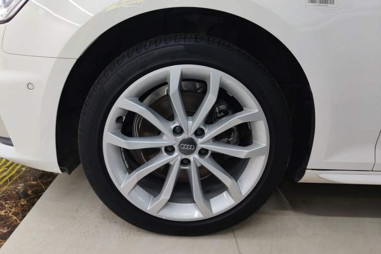 Used Audi A4L 2019 40 TFSI Fashion Edition China VI Emission Standard