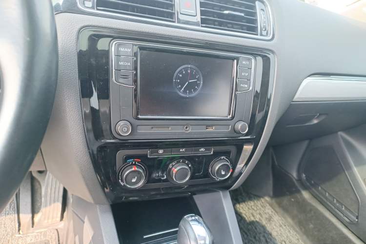 Used Volkswagen Sagitar 2017 180TSI Automatic Luxury Edition