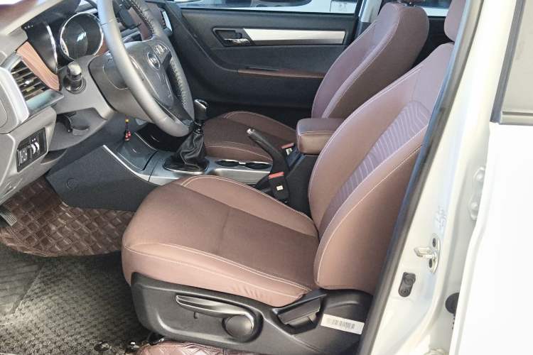 Used JAC T8 2020 2.0T Diesel Two-Wheel Drive Business-Grade Big Double Cabin HFC4DB2-2E
