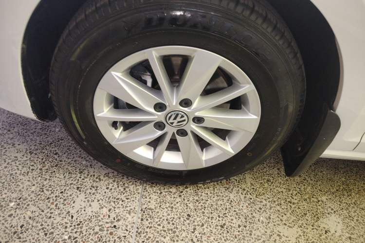 Used Volkswagen Golf 2016 1.6L Automatic Fashion Model
