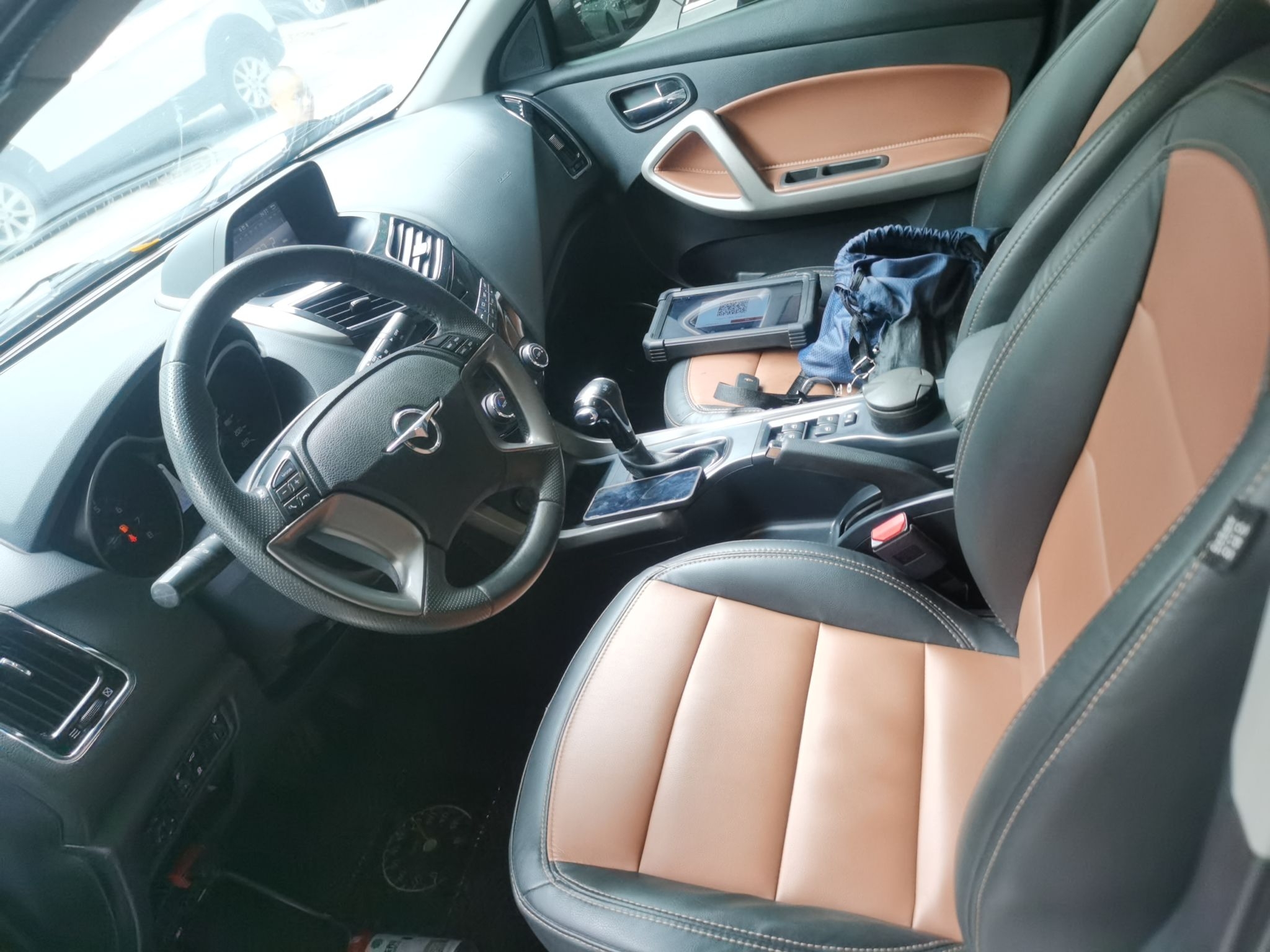 Переднее сиденье в автомобиле