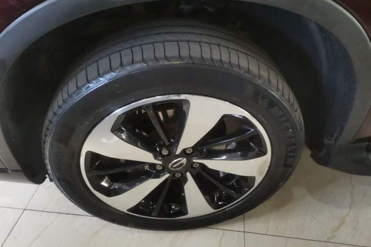 Used GAC Trumpchi GS4 2018 235T Automatic Two-Wheel Drive Luxury Smart Connectivity Version Left Front Wheel Hub