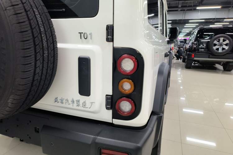 Used 212 T01 2024 2.0T Explorer