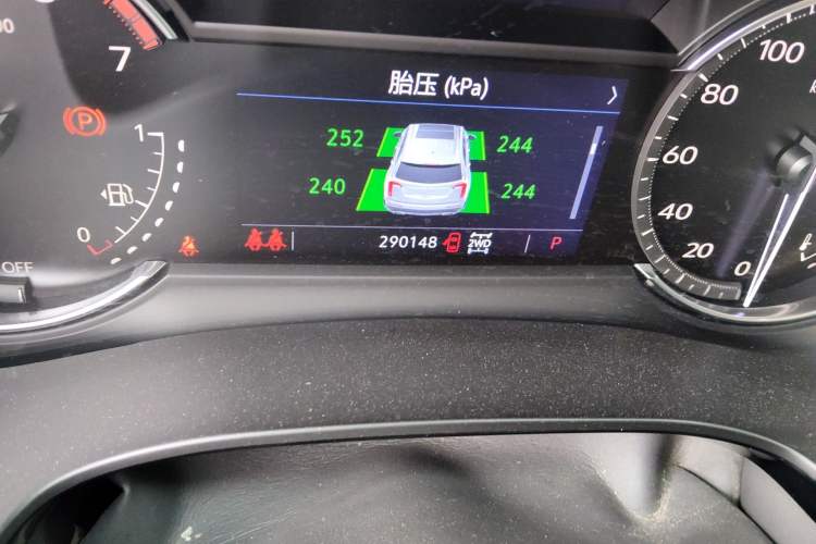 Used Cadillac XT6 2020 28T Six-Seater Fashion Edition Odometer Close Up