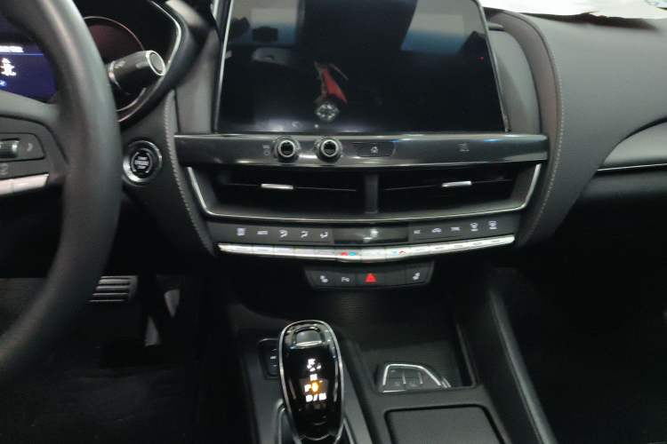 Used Cadillac CT5 2021 Revised 28T Luxury Version Audio And AC Panel