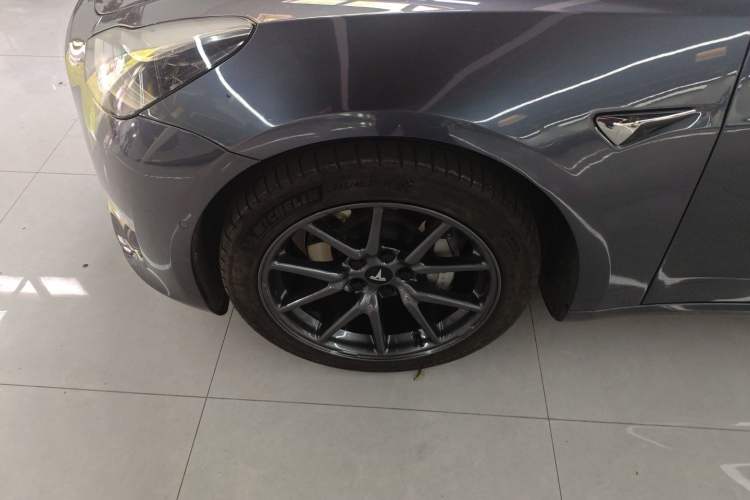 Used Tesla Model 3 2019 Long-Range Rear-Wheel-Drive Version
