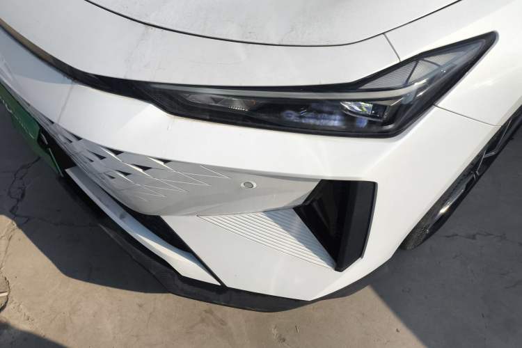 Used Changan UNI-V iDD 2024 Blue Whale Smart Electric iDD 136km Smart & Fun Model