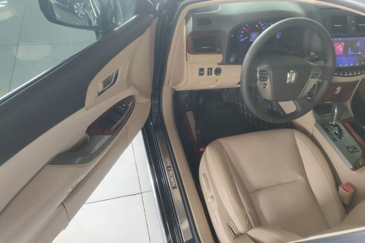 Used Toyota Crown 2012 2.5L Royal Leather Edition