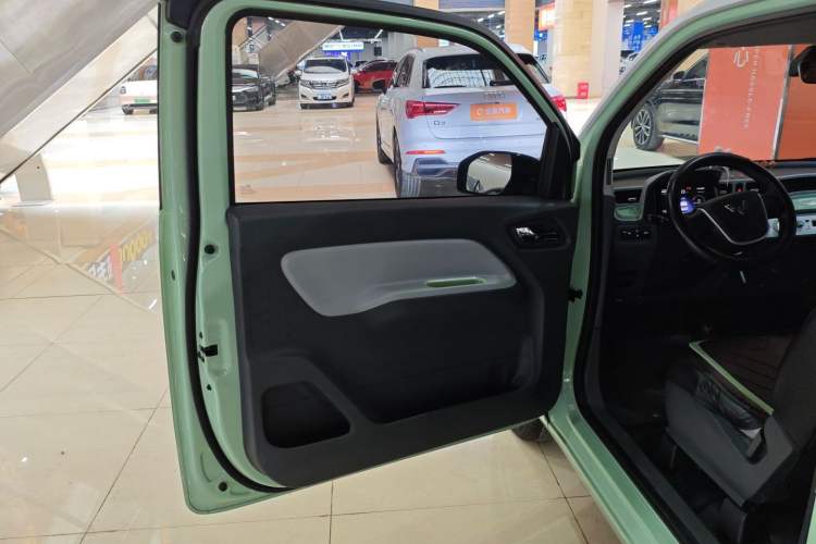 Used Wuling Hongguang MINIEV 2022 Macaron Premium Model – Lithium Iron Phosphate