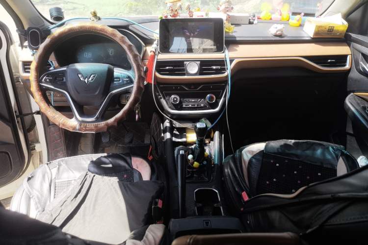 Used Wuling Hongguang S3 2018 1.5L Manual Luxury Model China V Standard