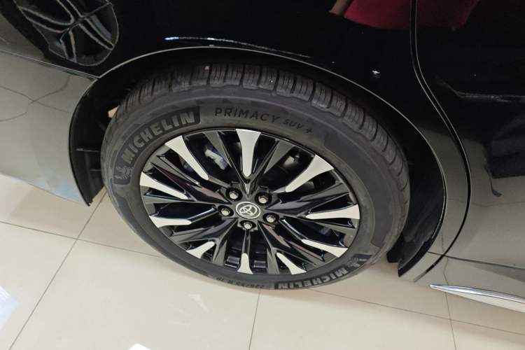 Used Toyota Alphard 2024 Dual-Engine 2.5L Deluxe Edition
