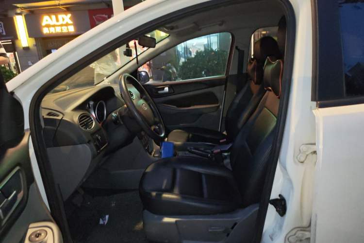 Used Ford Focus 2013 Hatchback Classic 1.8L Automatic Base Model
