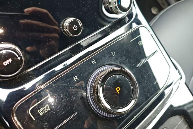 Used NETA U 2023 NETA U-Ⅱ Challenge Edition 400 U Show – Lithium Iron Phosphate Gear Lever