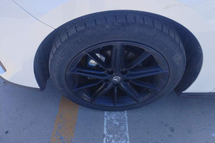 Used CHANGAN UNI-V 2022 1.5T Prestige Version Left Front Wheel Hub