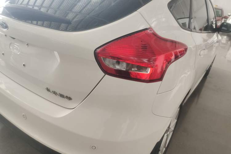 Used Ford Focus 2018 Hatchback Classic 1.6L Automatic Trendy SmartDrive Edition