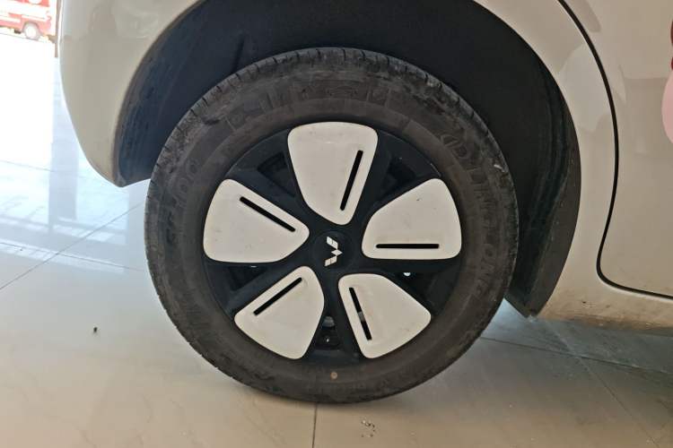 Used Wuling Hongguang MINIEV 2025 Four-Door Version Premium Edition Exterior 5