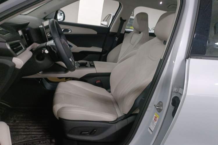 Used BYD Yuan UP 2025 Intelligent Driving Version 401 km Beyond-Range Edition