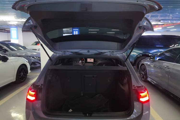 Used Volkswagen Golf 2024 280TSI DSG R-Line 50th Anniversary Edition