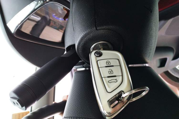 Used Chevrolet Trax 2016 1.4T Manual Two-Wheel Drive Comfort Version with Sunroof