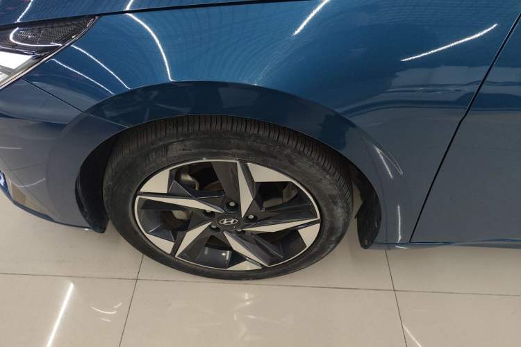 Used Hyundai Elantra 2022 1.5L CVT LUX Prestige Edition Left Front Wheel Hub