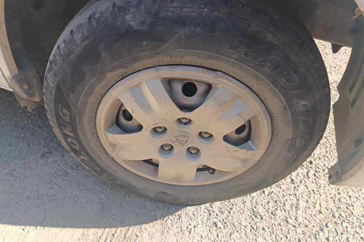 Used CHANGAN KAICHENG Ruixing M60 2020 1.5L Base Version China VI Standard 2-Seater Van with DAM15KR Engine Right Front Wheel Hub