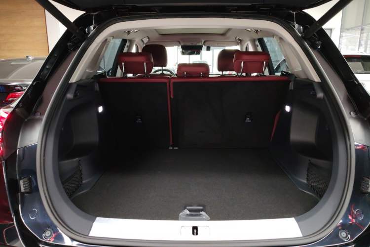 Used Hongqi HS5 2025 2.0T Two-Wheel Drive Flagship Pro Edition Trunk