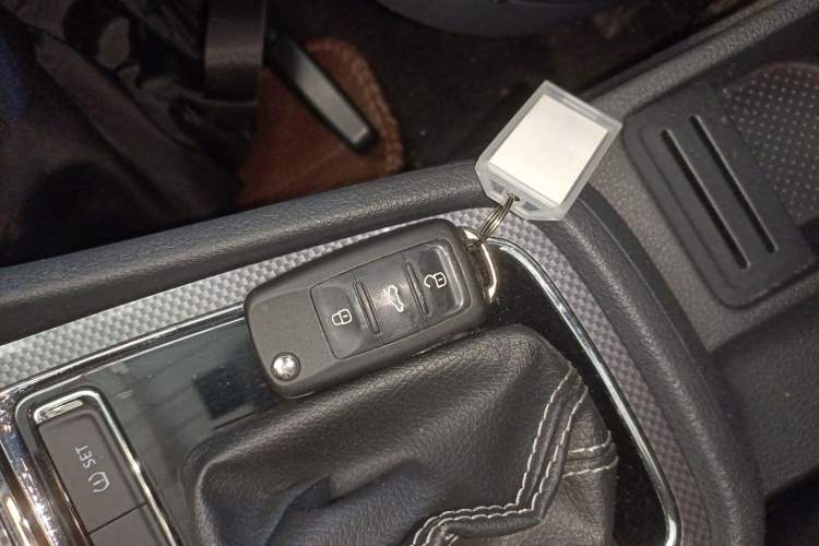 Used Volkswagen Cross Lavida 2014 1.4TSI DSG