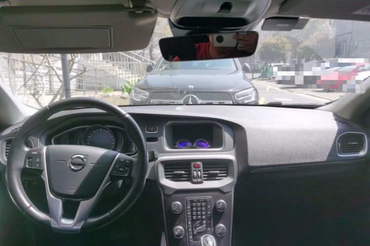 Used Volvo V40 2018 T3 Zhiyi Edition