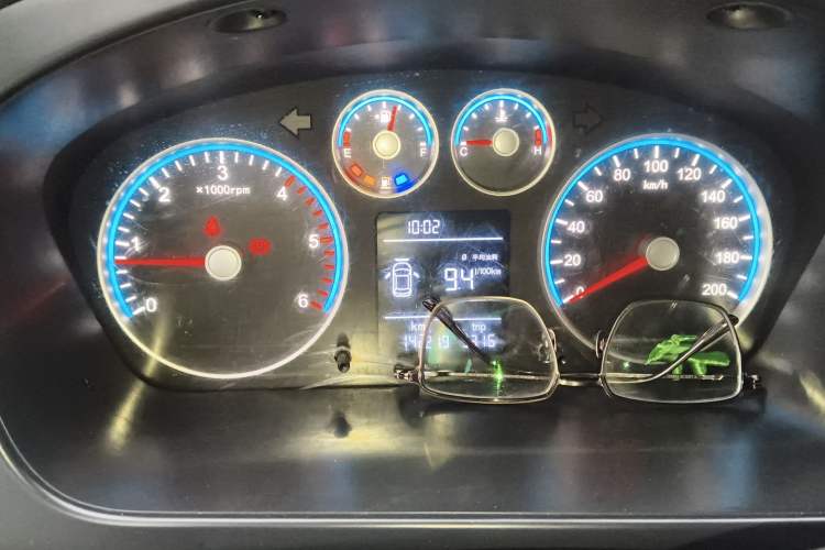 Used Foton Toano 2024 Urban Edition Multi-Function 2.0T Manual Short Wheelbase Mid-Height Rear Single Tire – Available in 5/6/9-Seater Configurations
