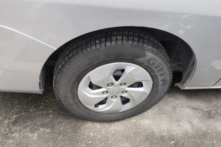 Used JAC Refine M4 2016 2.0L Manual Comfort Edition Right Rear Wheel Hub